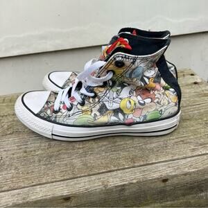 Converse Chuck Taylor Looney Tunes Hi Top Canvas Sneakers M6 W7